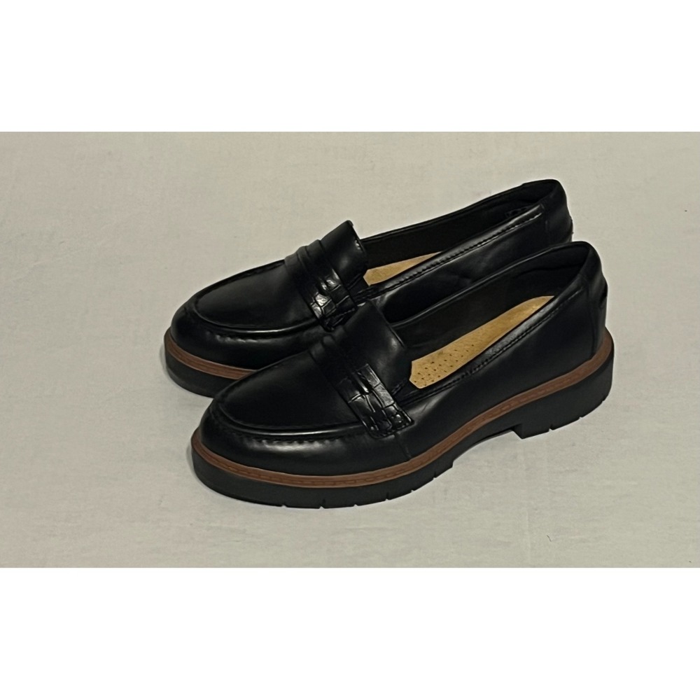 Clarks Collection Black Leather Lug Sole Penny Loafers Shoes Womens Size 5.5 M